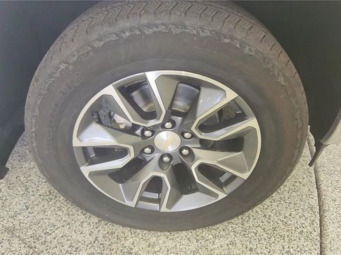 Used 2023 Chevrolet Silverado 1500 LT image 13