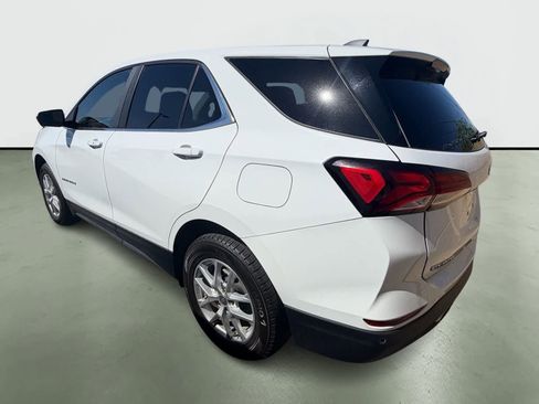 Used 2024 Chevrolet Equinox LT image 3