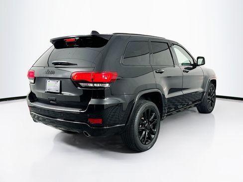 Used 2020 Jeep Grand Cherokee Altitude RWD image 9