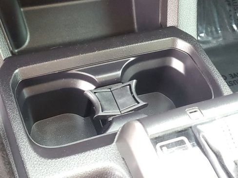 Used 2016 Toyota Tacoma SR5 w/ Towing Package RWD image 16
