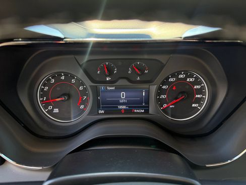 Used 2021 Chevrolet Camaro LT w/ RS Package image 11