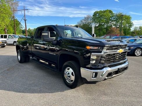 Used 2024 Chevrolet Silverado 3500 LT w/ All Star Edition AWD/4WD image 4