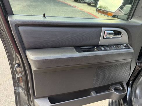 Used 2012 Ford Expedition Limited RWD image 11