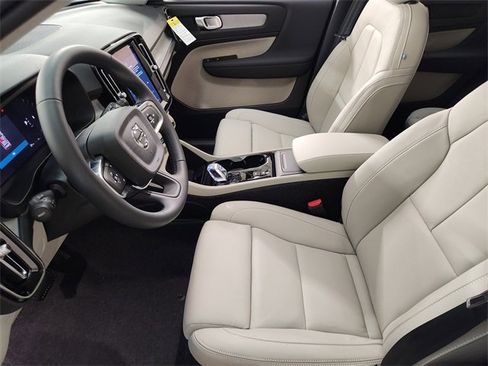 New 2026 Volvo XC40 B5 Plus w/ Protection Package Premier image 14