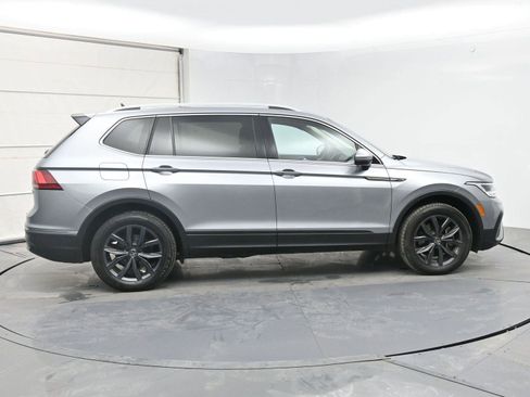 Used 2024 Volkswagen Tiguan SE image 26