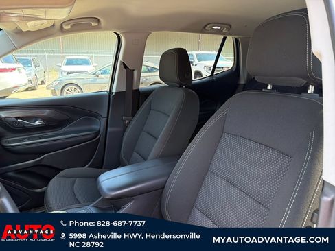 Used 2024 GMC Terrain SLE FWD image 12