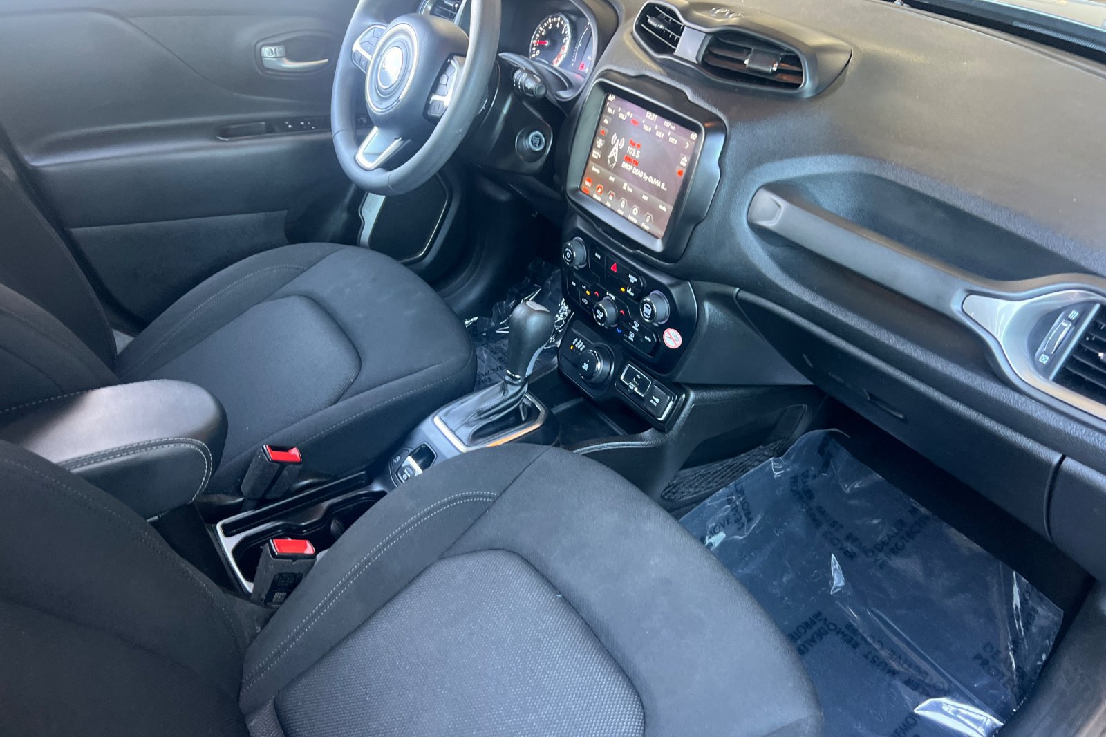 Used 2023 Jeep Renegade Latitude AWD/4WD image 18