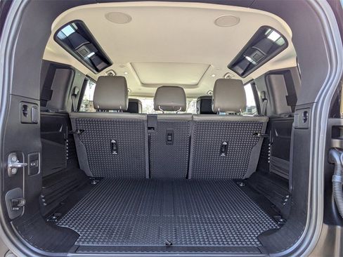 Used 2020 Land Rover Defender 110 HSE image 12