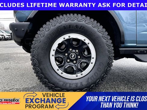 Used 2024 Ford Bronco Badlands image 8