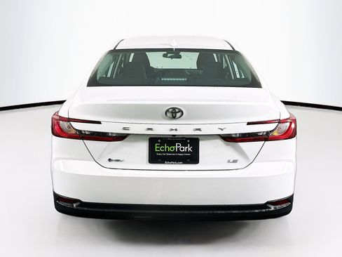 Used 2025 Toyota Camry LE image 7
