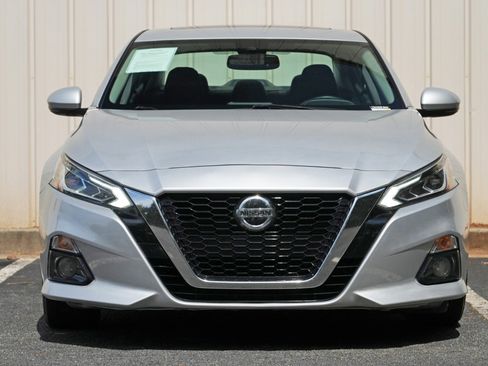 Used 2019 Nissan Altima 2.5 SV FWD image 6