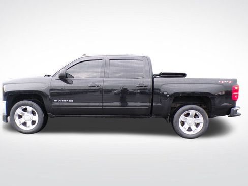 Used 2018 Chevrolet Silverado 1500 LT w/ LT Eassist Package AWD/4WD image 2