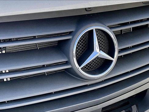 Used 2024 Mercedes-Benz Sprinter 2500 w/ Acoustic Package image 27