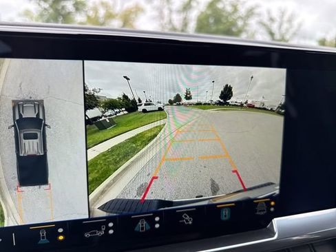 Used 2025 Chevrolet Silverado 2500 LTZ w/ LTZ Plus Package image 59