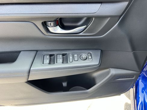 Used 2025 Honda CR-V LX image 14