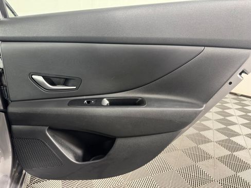 Used 2025 Hyundai Elantra SE FWD image 30