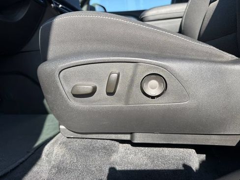 Used 2024 Chevrolet Traverse LT FWD image 13