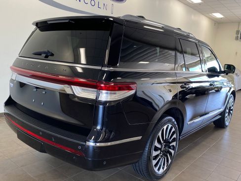 Certified 2024 Lincoln Navigator Black Label image 7