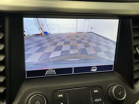 Certified 2023 GMC Acadia SLE w/ Driver Convenience Package image 5