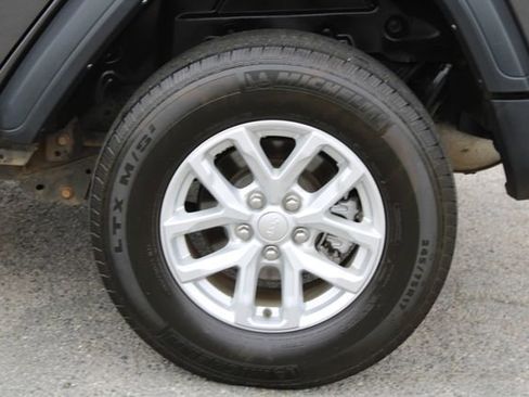 Used 2023 Jeep Wrangler Unlimited Sport AWD/4WD image 6