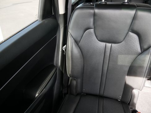 Used 2023 Kia Sorento X-Line EX image 12