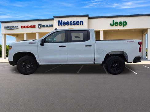 Used 2025 Chevrolet Silverado 1500 Custom Trail Boss AWD/4WD image 4