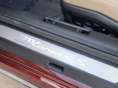 Used 2021 Porsche 911 Targa 4S Heritage Design image 33