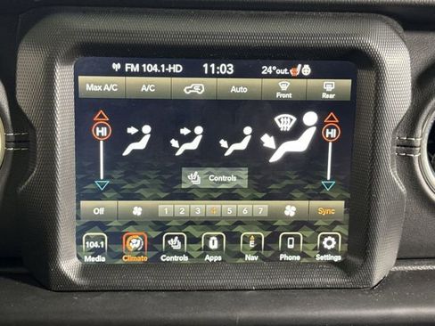 Used 2022 Jeep Wrangler Unlimited Sahara w/ Cold Weather Group image 25