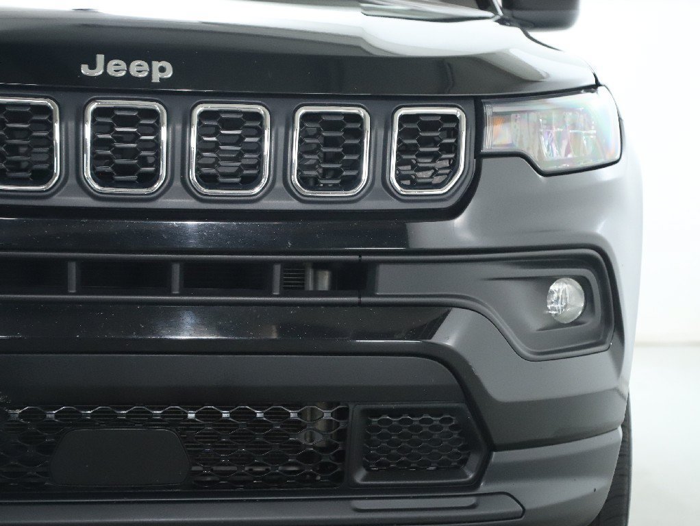Used 2024 Jeep Compass Latitude AWD/4WD image 9