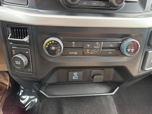 Used 2023 Ford F150 XLT image 25