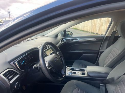 Used 2019 Ford Fusion SE image 15