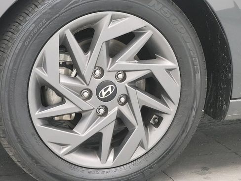 Used 2024 Hyundai Elantra SEL FWD image 31