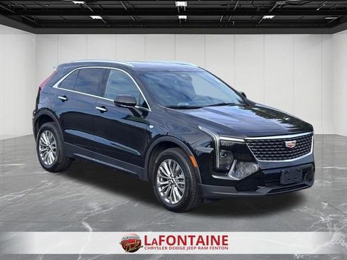 Used 2025 Cadillac XT4 Premium Luxury FWD image 7
