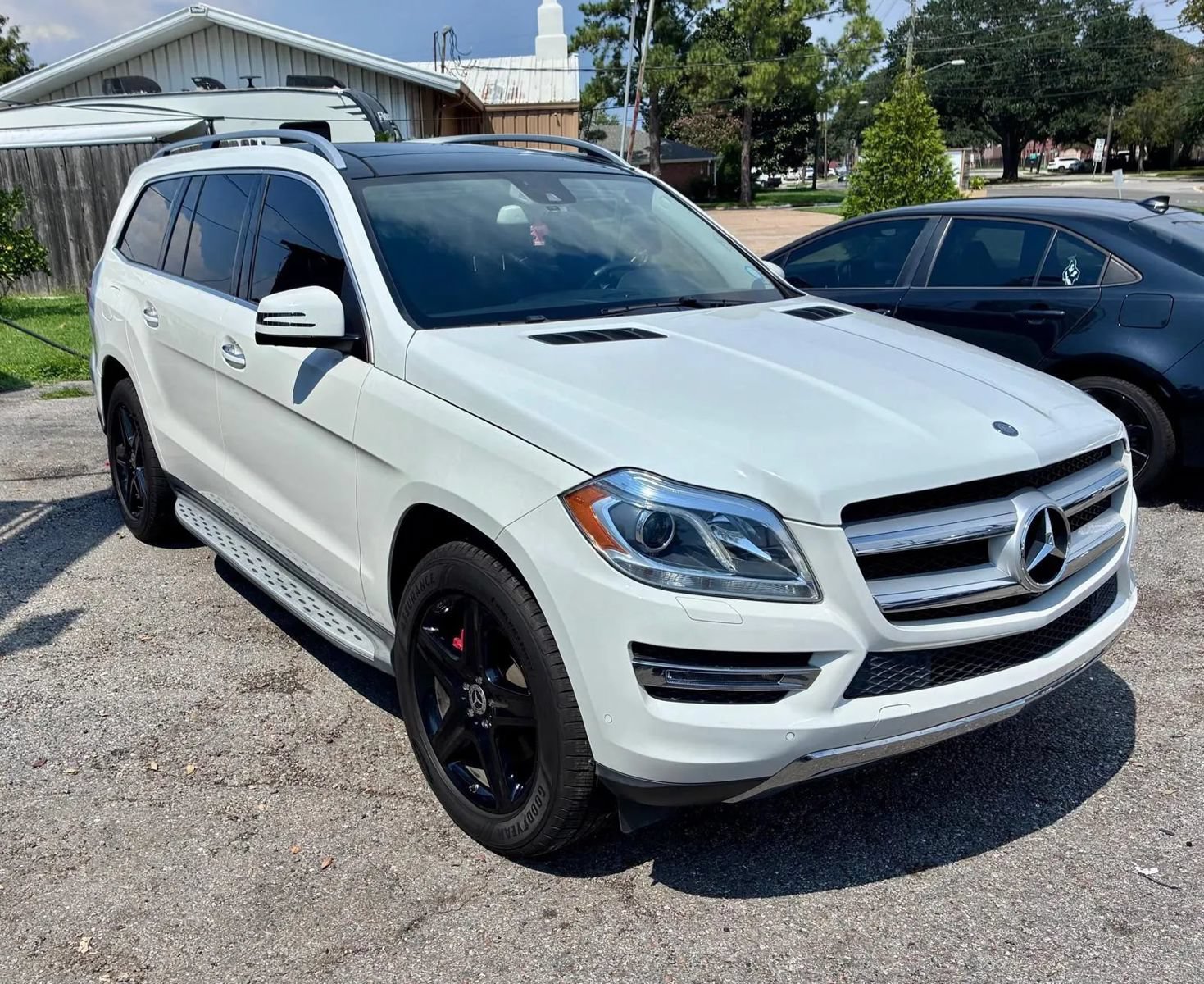 Used 2016 Mercedes-Benz GL 450 4MATIC image 9