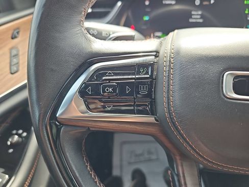 Used 2022 Jeep Grand Cherokee Summit w/ Luxury Tech Group V AWD/4WD image 17