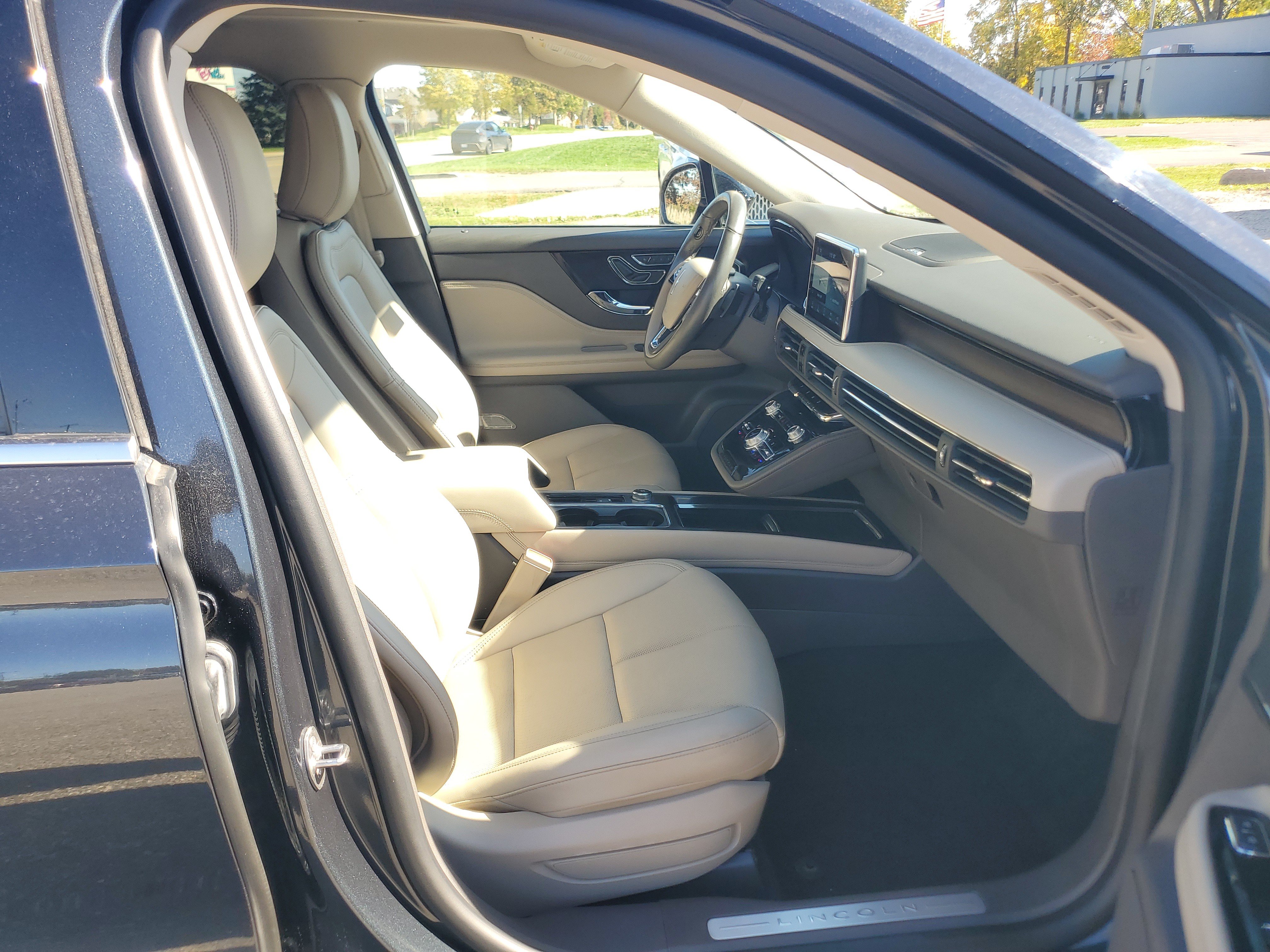 Certified 2021 Lincoln Corsair Reserve AWD/4WD image 9