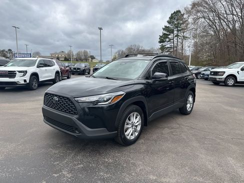 Used 2023 Toyota Corolla Cross LE w/ Moonroof Package image 7