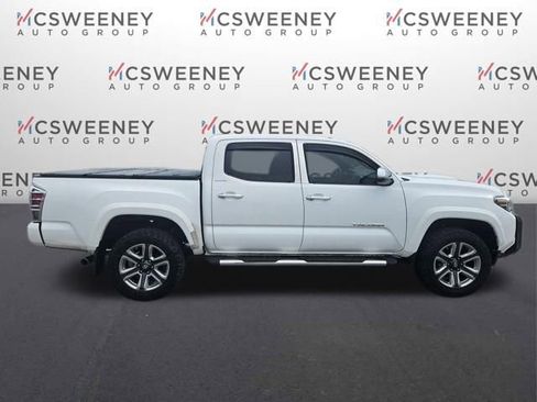 Used 2016 Toyota Tacoma Limited w/ Towing Package image 6