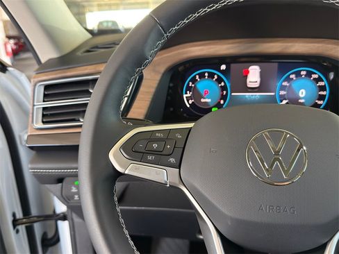 New 2026 Volkswagen Atlas SE image 13