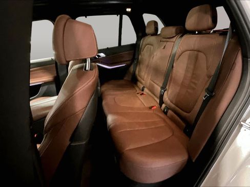 Used 2022 BMW X5 xDrive40i w/ Luxury Seating Package AWD/4WD image 21