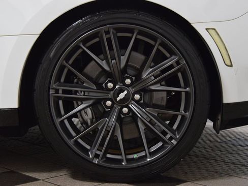 Used 2018 Chevrolet Camaro ZL1 RWD image 31