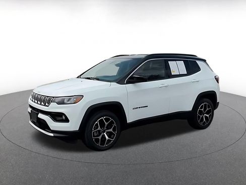 Used 2025 Jeep Compass Limited AWD/4WD image 6