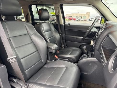 Used 2015 Jeep Patriot High Altitude AWD/4WD image 28