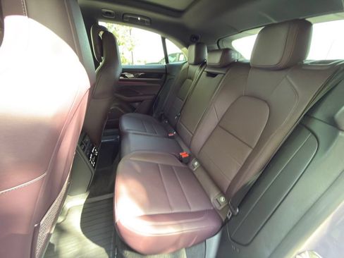 Used 2025 Porsche Macan 4S Electric AWD/4WD image 39