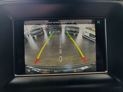 Used 2019 Jeep Grand Cherokee Laredo AWD/4WD image 50