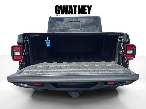 Used 2025 Jeep Gladiator Rubicon w/ Convenience Group AWD/4WD image 14