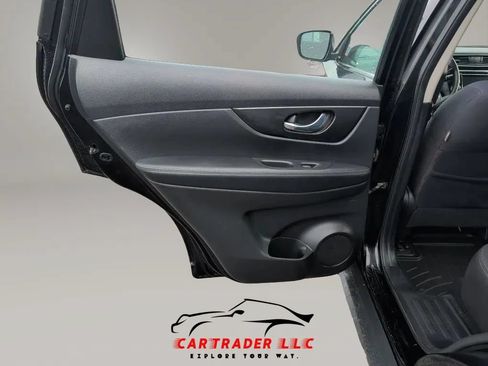 Used 2018 Nissan Rogue S AWD/4WD image 14