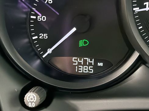 Certified 2025 Porsche Macan image 41