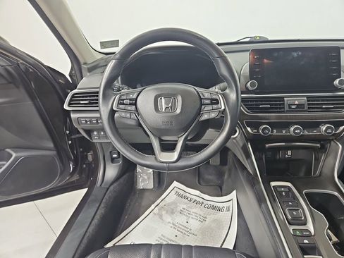 Used 2018 Honda Accord Touring image 13