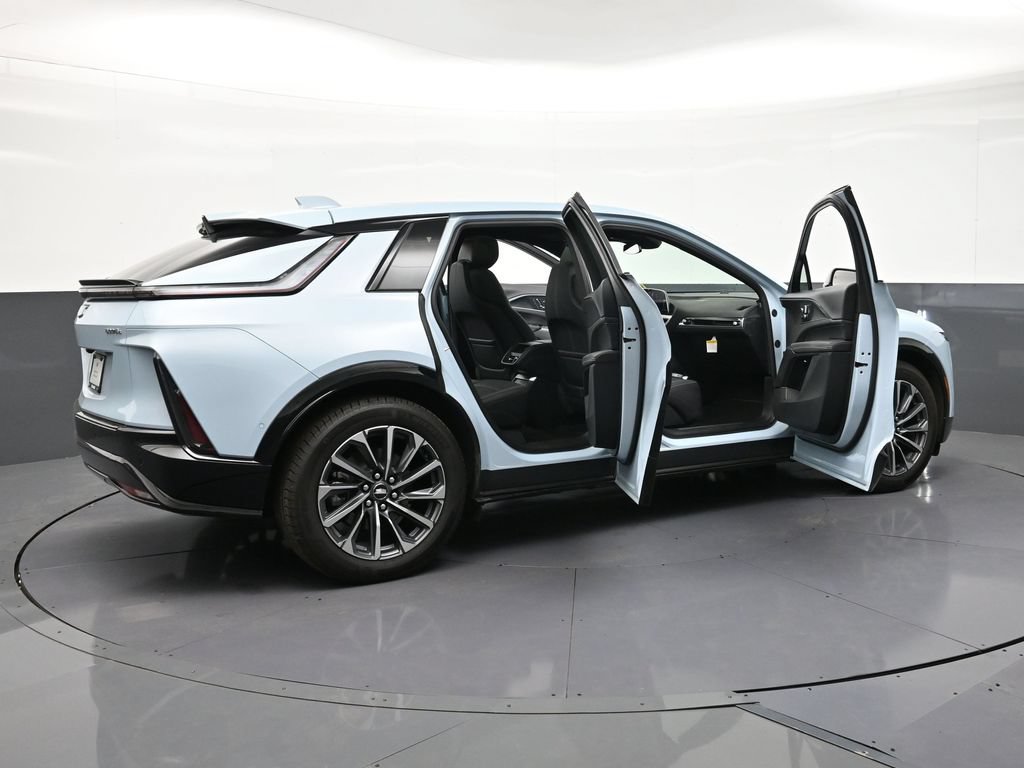 Used 2025 Cadillac Lyriq Sport AWD/4WD image 32